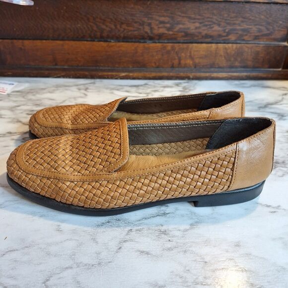 Aerosoles‎ Tobacco Leather Loafer Womens 9B Woven Slip On Low Heel Casual Work - Picture 2 of 15